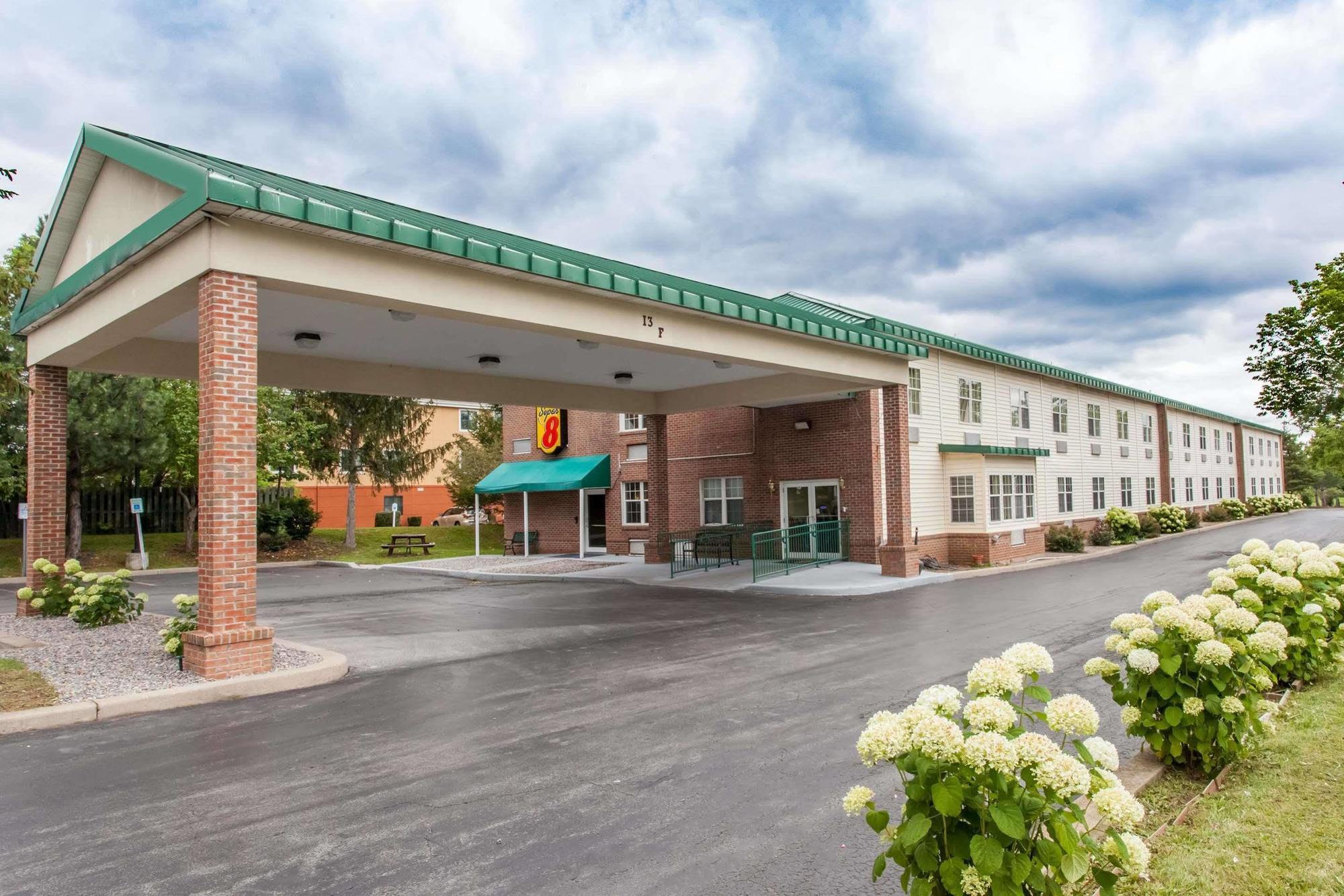 Syracuse Inn East Syracuse Exteriör bild